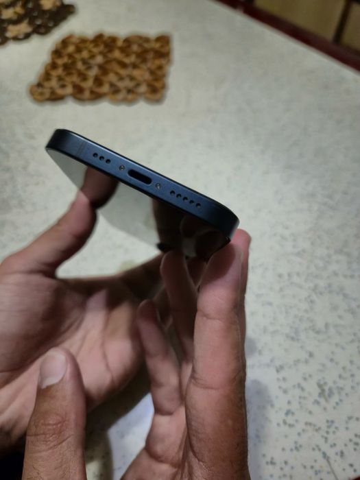 Продавам iphone 13