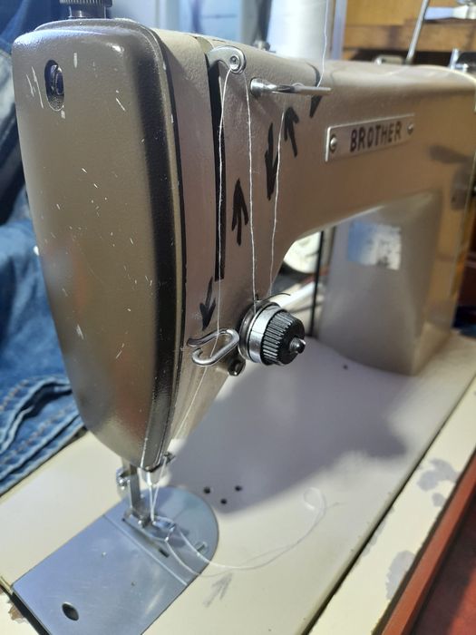 Masina de cusut liniara Brother