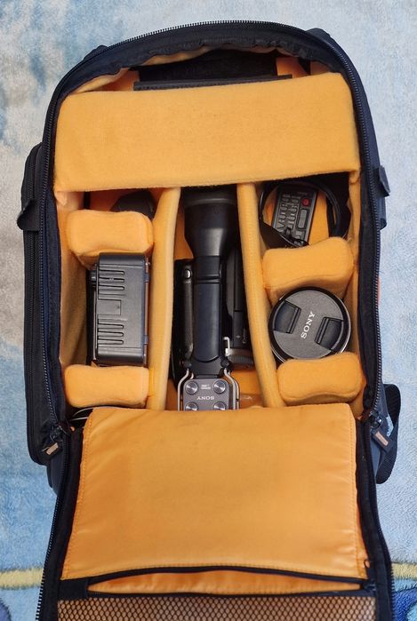 Sony NEX-VG20E – Senzor APS-C & Obiectiv 18-200mm OSS