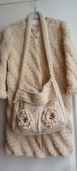 4,99 lei livrarea azi Port românesc traditional - Haina de iarna, feti