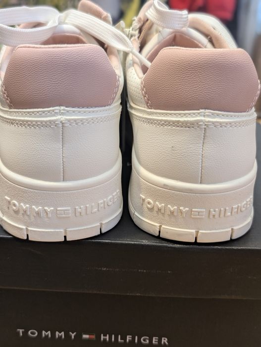 Tommy Hilfiger damă noi