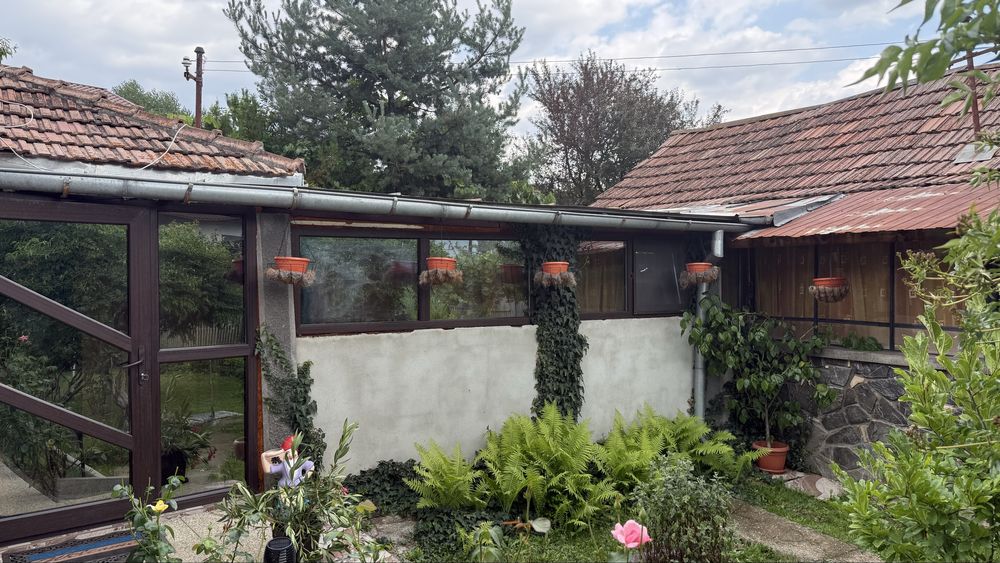 Teren de vanzare cu toate utilitatile necesare .