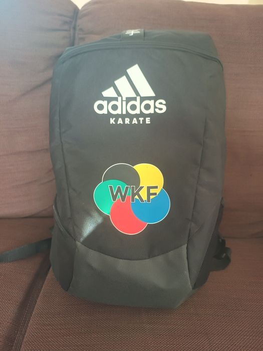 Vând 2 rucsacuri adidas karate