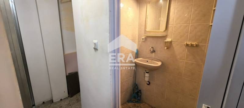Дава се под наем Офис в Варна, Зимно кино Тракия - 43 кв.м за 250 € - Снимка #6