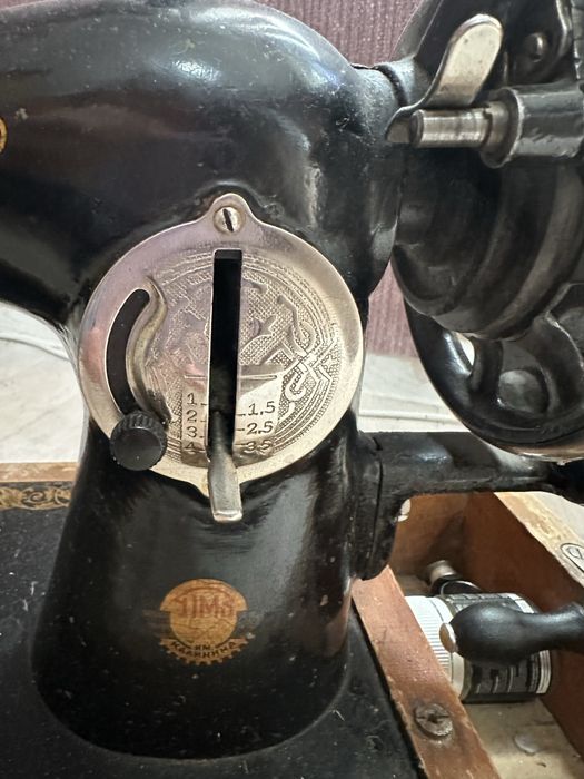 Продам швейную машину.