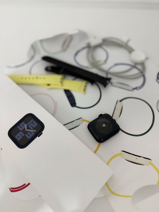 Apple watch SE 2 series  (gen2) (2024) 40mm