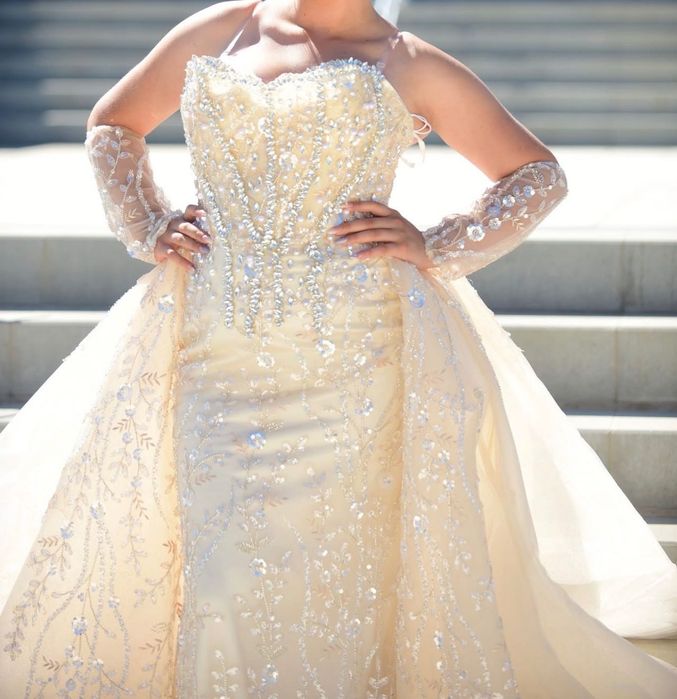 Продавам рокля много стилна