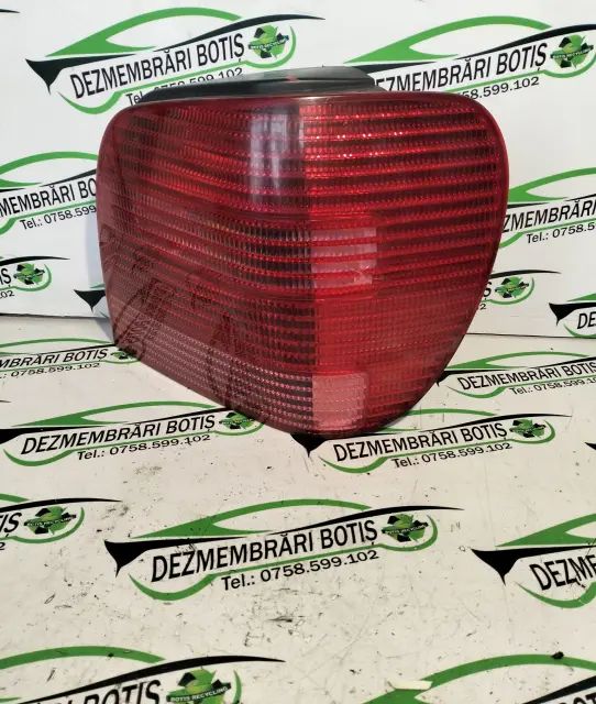 Lampa stop dreapta pe hayon Volkswagen VW Polo 2000 1.0 MT (50 hp)