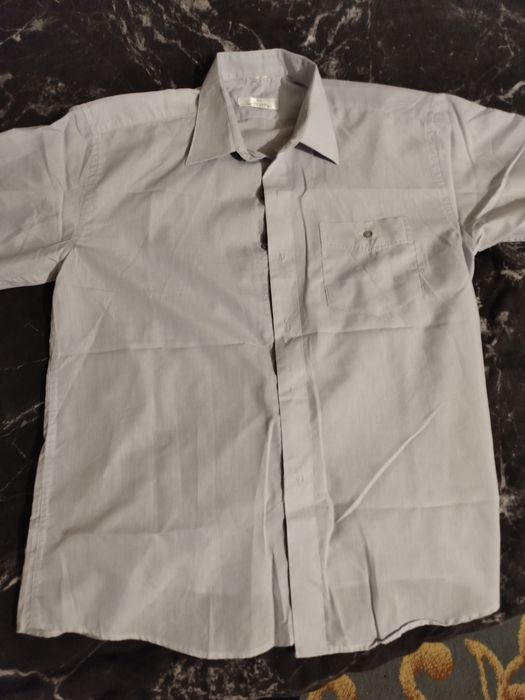 Отдам даром две рубашки