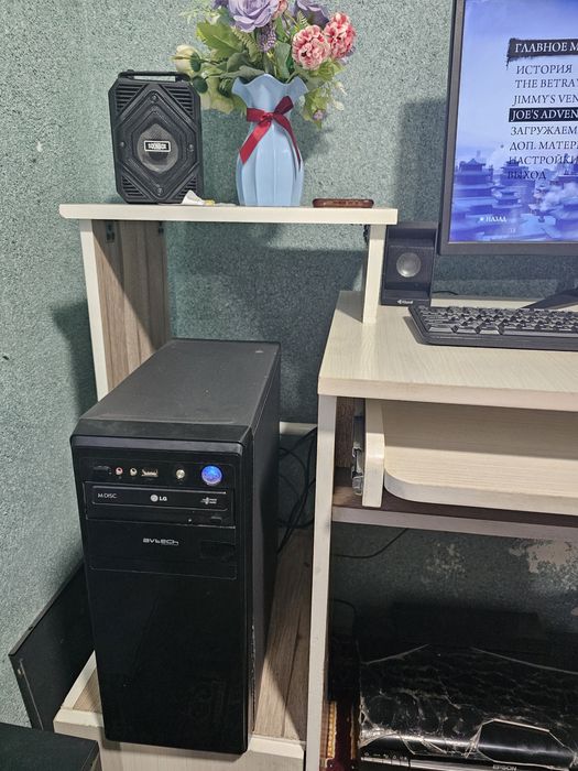 Kampyuter stol va kampyuter sotiladi