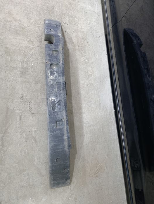 Уплотнитель переднего бампера