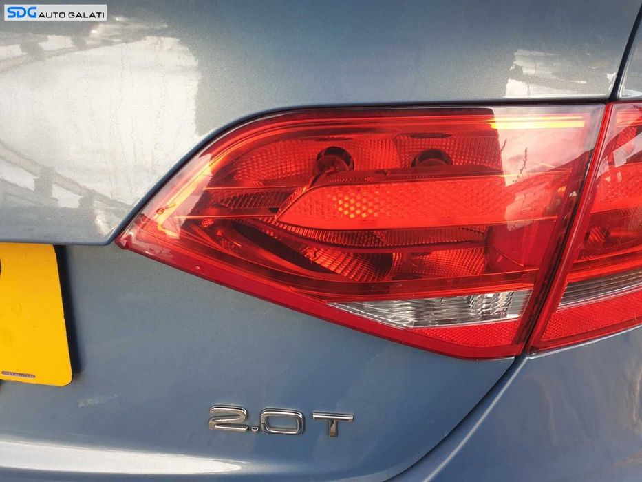 Stop Lampa Tripla Dreapta de pe Capota Portbagaj Audi A4 B8 Berlina Sedan 2008 - 2012 [C1831]