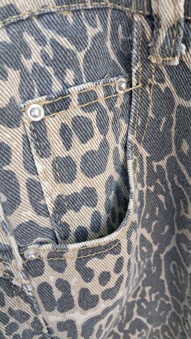 Классные модные джинсики 44 размера.