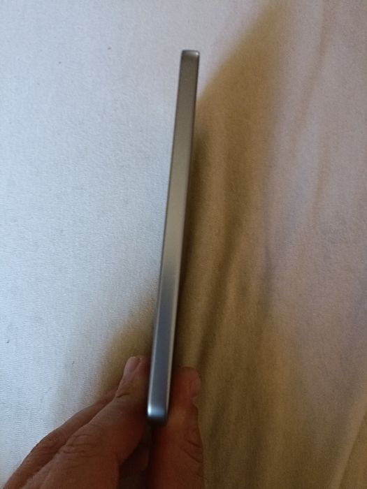 Vând Oppo A6 Pro.