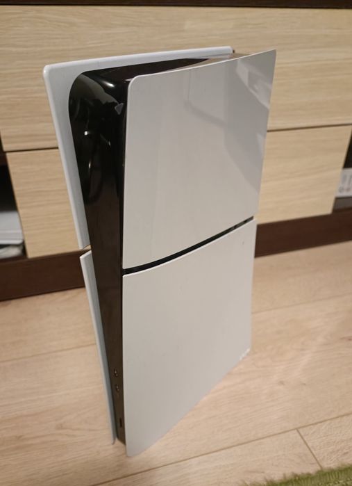 Vând consola PlayStation 5 Digital Edition – 825GB – perfect funcți