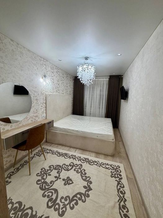 Чиланзар 5 квартал Метро новза 2х комнатная квартира Передлная в 3х