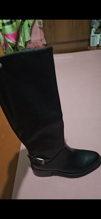 Продам кожаные сапоги