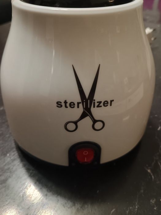 Sterilizator electric instrumente