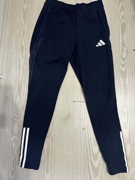 Pantaloni trening S