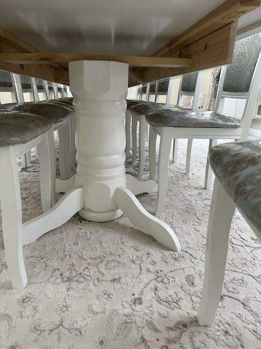 Продам стол без стульев