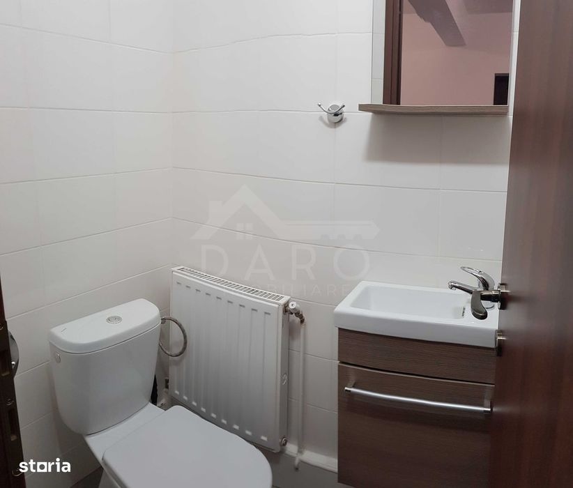 Închiriez apartament 4 camere zona rezidențială