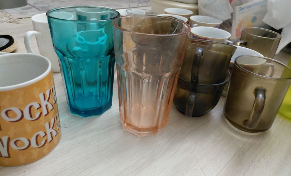 Продаются стаканы и кружки