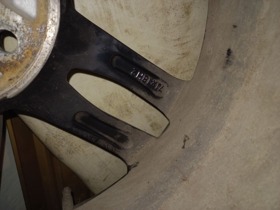 Продам 3 диска на 17 вместе с резиной 235/60/18