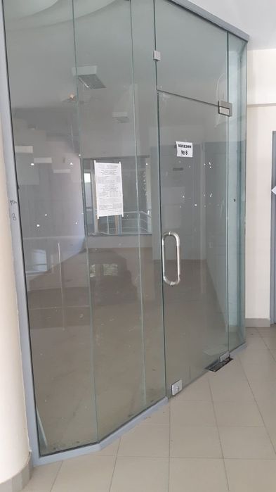 Дава се под наем Магазин в Русе, Център - 31 кв.м за 382.5 € - Снимка #2