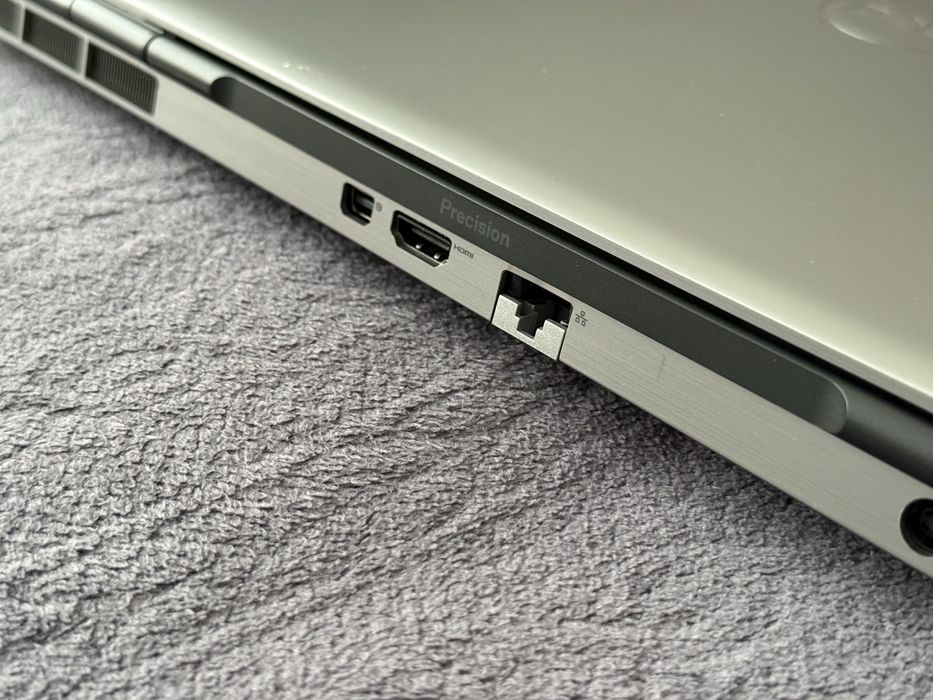 17.3’FHD IPS/RTX 4000 8GB/Dell Precision 7750/i7-10750H/32GB/512GB