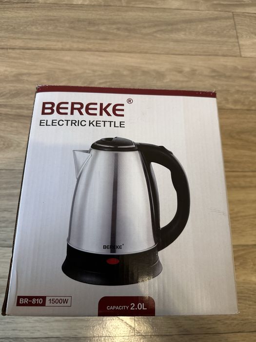 Электрический чайник и кувшин для сока