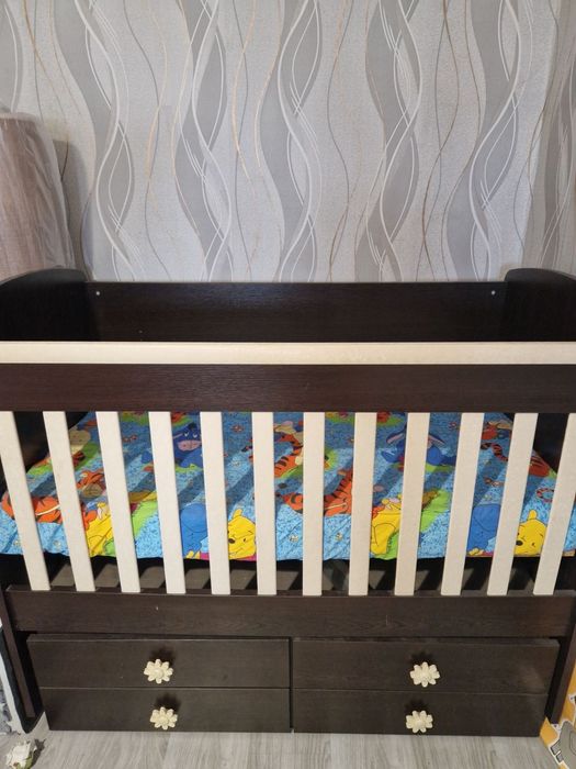 Продавам бебешко легло Loreli