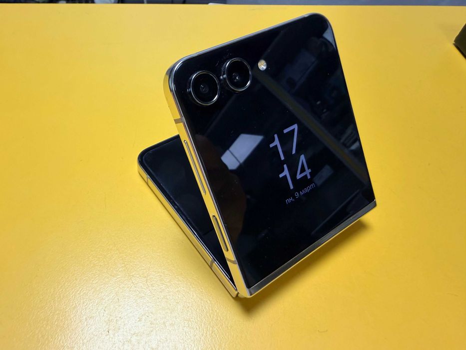Samsung Z Flip 5 256 GB