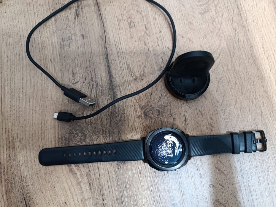 Продаю часы 
Состояние идеальное:на корпусе, с