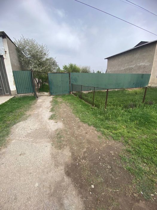 Yer sotiladi Manzil Toshkent viloyati Bekobod tumanida