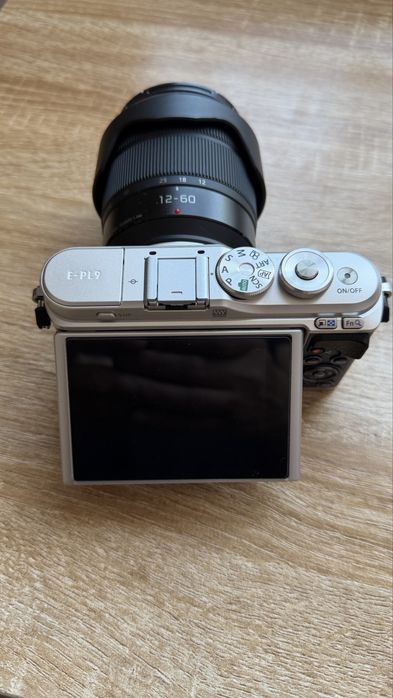 Продавам апарат Olympus E PL9