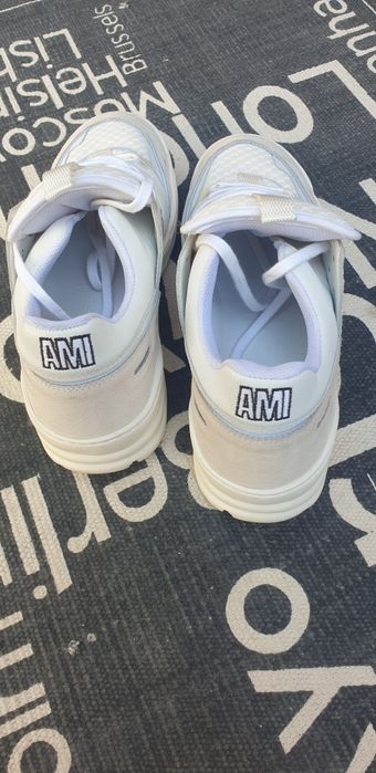 Adidasi  AMI Paris