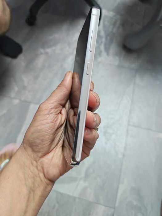 Vând Samsung S23 256 GB nefunctional
