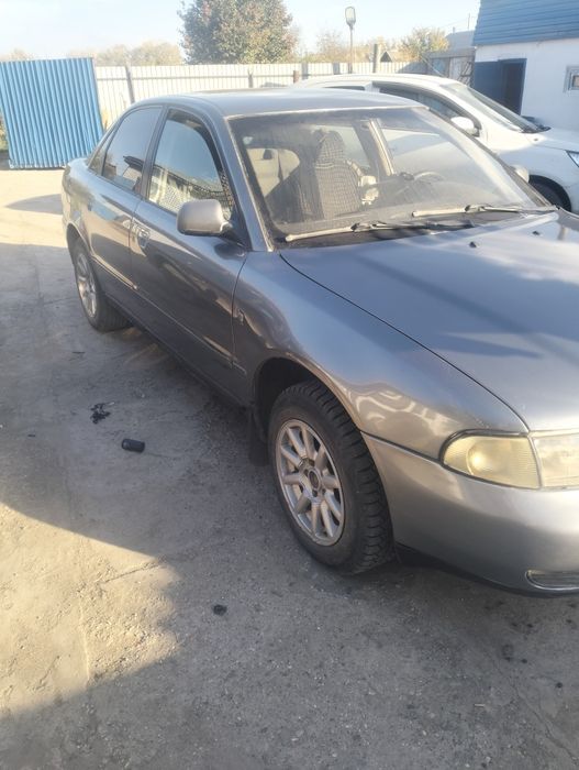 Автомобиль Ауди А4