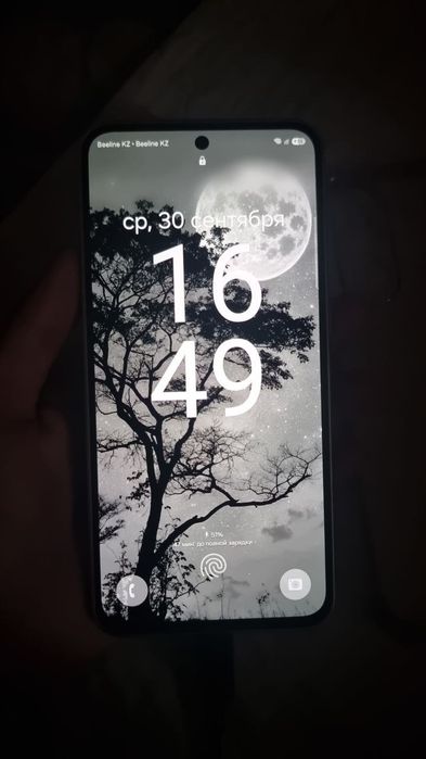 Samsung a36 5G каропка есть