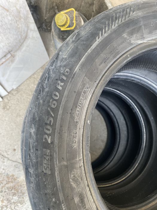 Продам шины 16 размера б/у(Bridgestone)