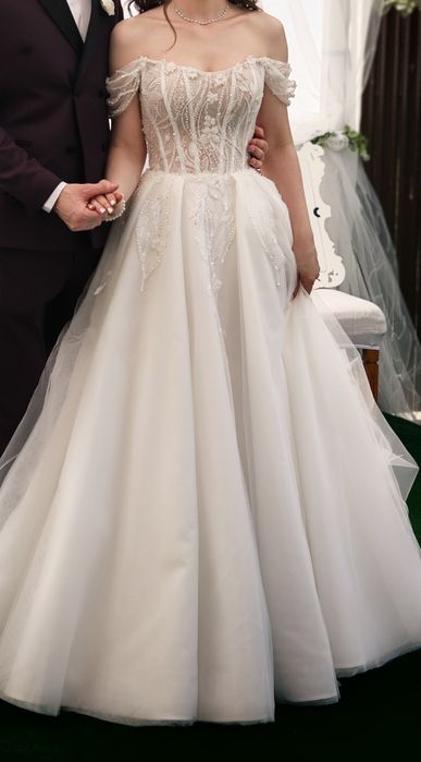 Vand rochie de mireasa