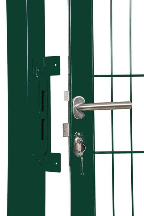 Оградни портали и врати - оборудвани с колове, панти, брава, дръжка