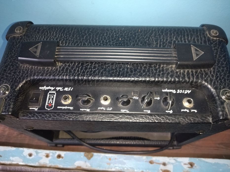 Комбик behringer vintager AC108