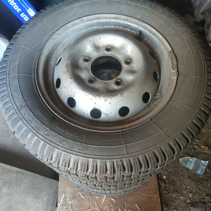 Диски с резиной .