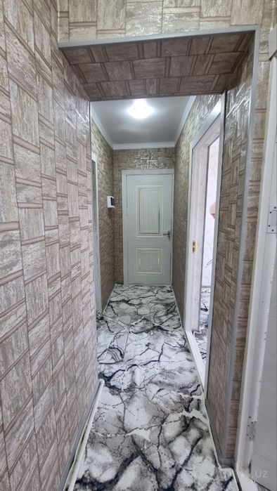 Sotiladi 2 xona 4 qavat 320 mln  4 mikrarayon 11 maktab cho’lquvar mfy