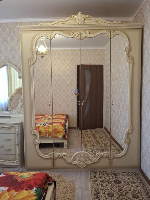 Шкафы, спальный гарнитур, Диван, Стол