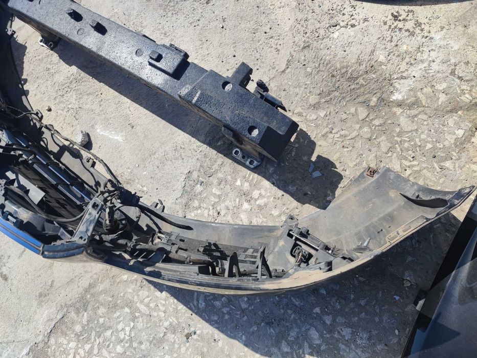 Оборудвана предна броня Audi A8 D4 4H 2013г с решетки за дистроник