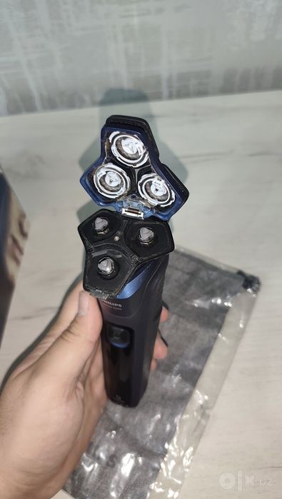 Продаётся электробритва Philips S5585/10