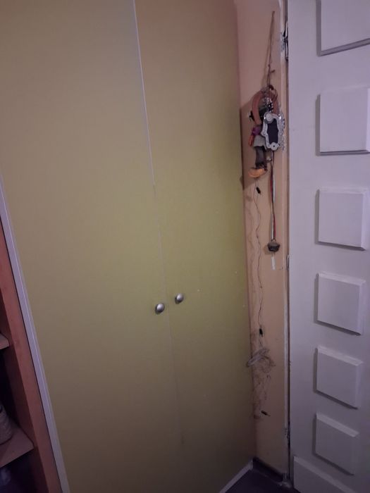 Зелен двукрилен гардероб