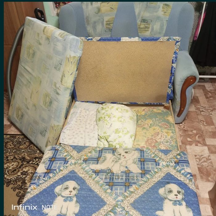 Продам два дивана